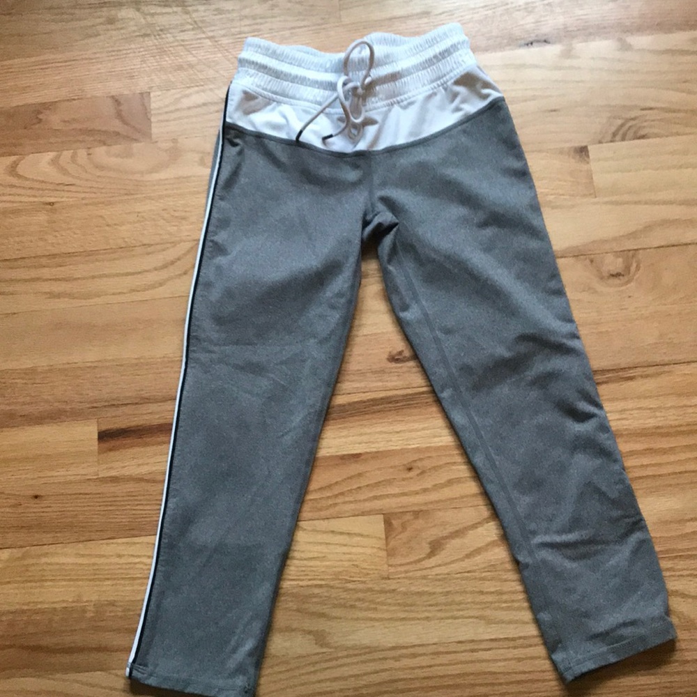 Fabletics gray and white leggings